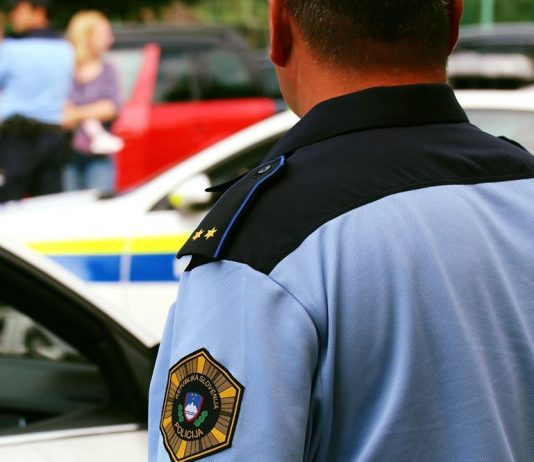 Pobegnil pred policijjo